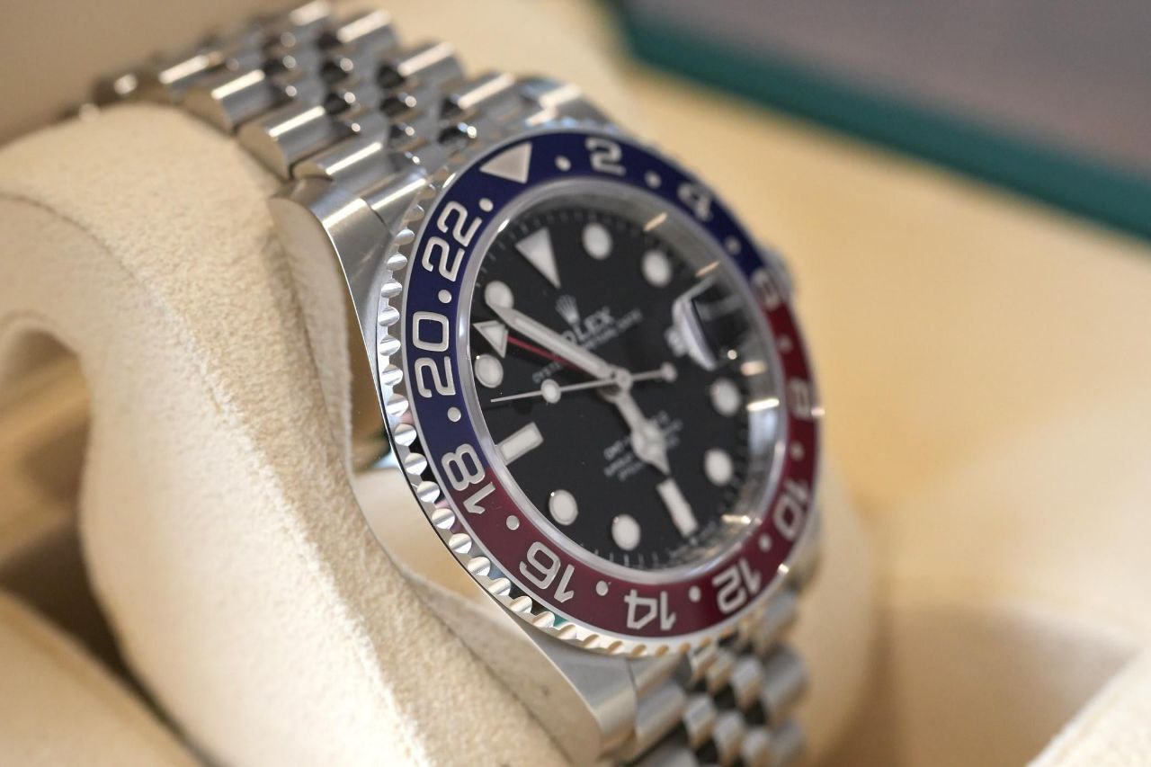 Rolex GMT-Master II 126710BLRO Pepsi red blue bezel 2024 for sale