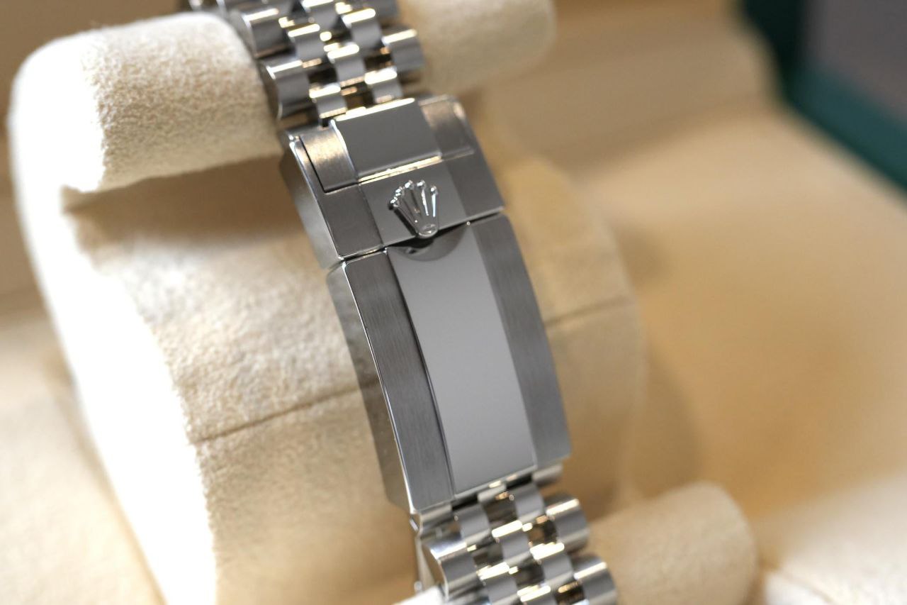 Rolex GMT-Master II 126710BLRO Pepsi red blue bezel 2024 for sale