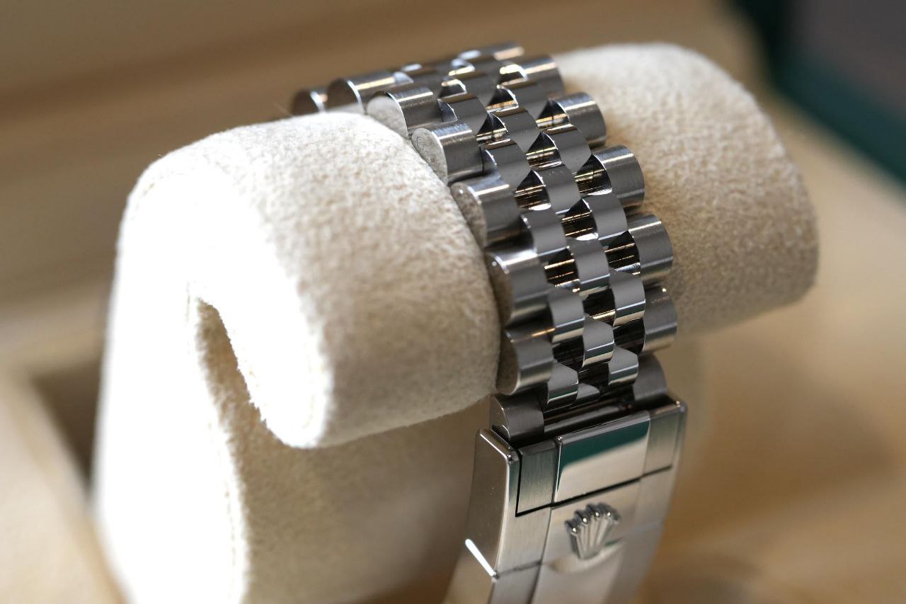 Rolex GMT-Master II 126710BLRO Pepsi red blue bezel 2024 for sale