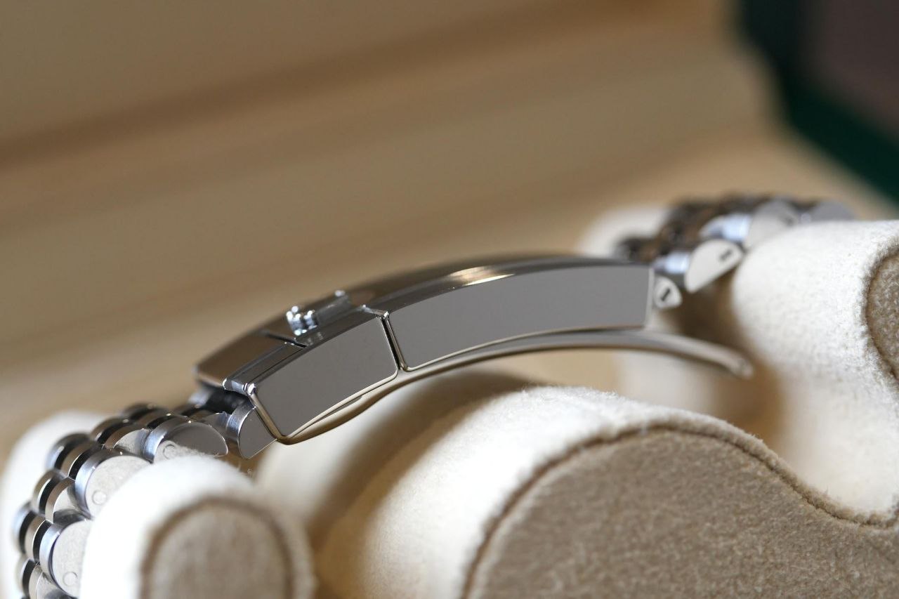 Rolex GMT-Master II 126710BLRO Pepsi red blue bezel 2024 for sale