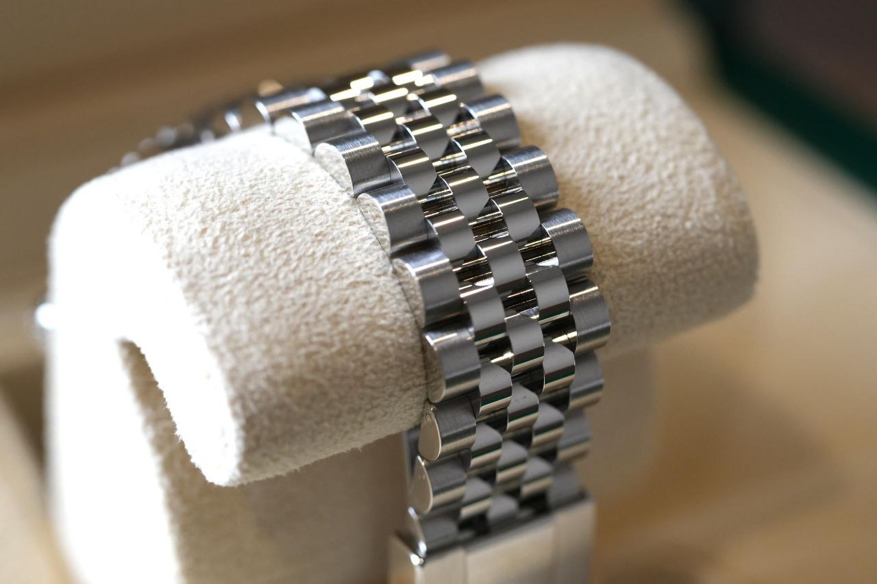 Rolex GMT-Master II 126710BLRO Pepsi red blue bezel 2024 for sale