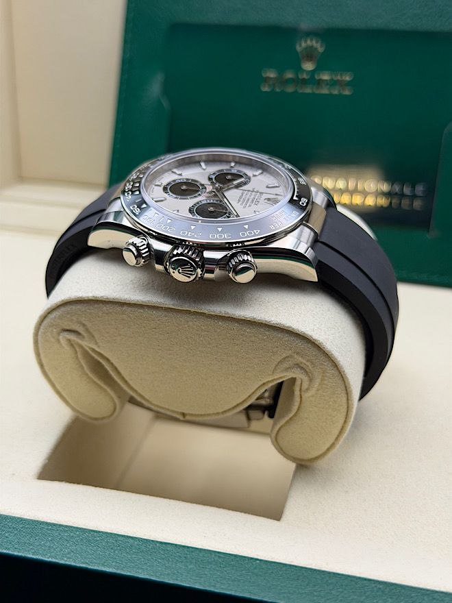 Rolex Daytona 126519LN Everose gold black dial 2025 for sale