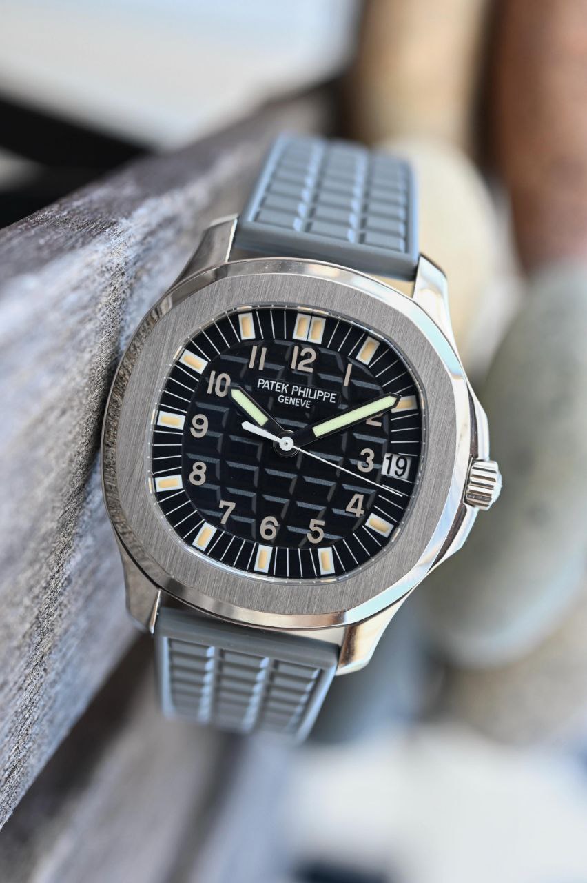 Patek Philippe Aquanaut 5065A Black Tropical Dial Rubber Vintage for sale