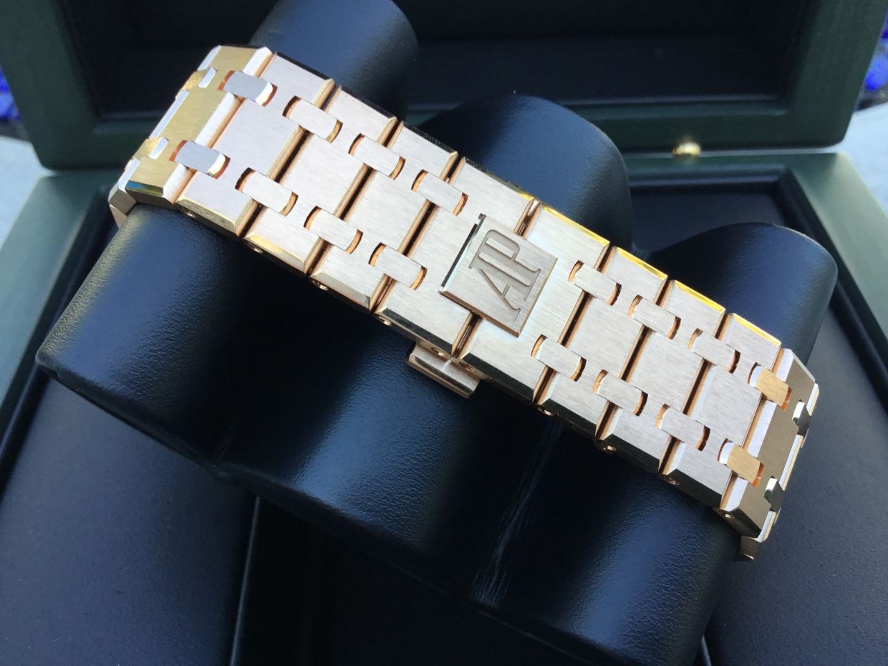 Audemars Piguet Royal Oak 26240OR.OO.1320.OR.08 green dial for sale